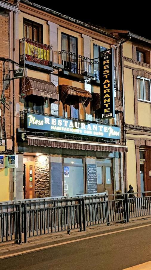 Hostal Plaza El Espinar Luaran gambar