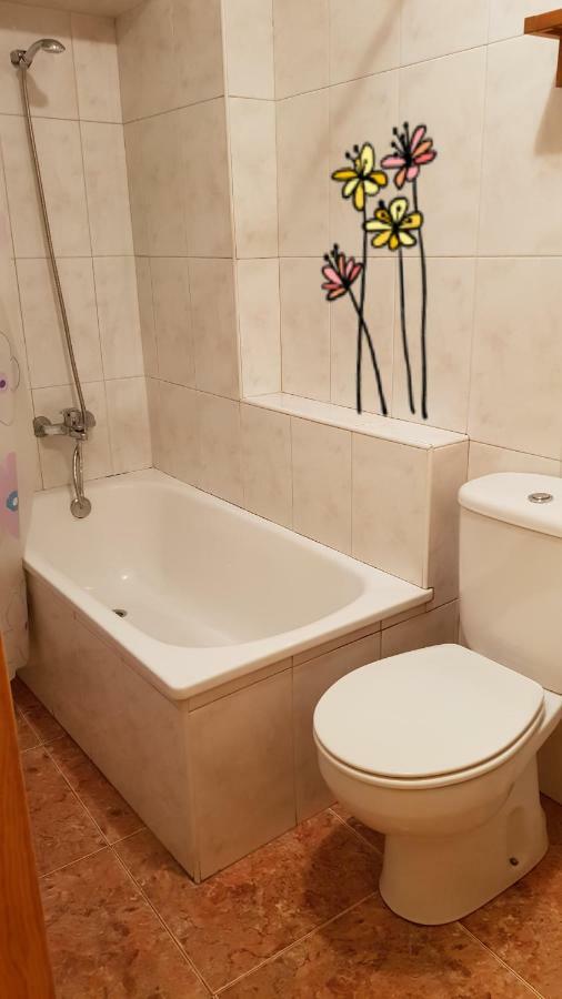 Hostal Plaza El Espinar Luaran gambar
