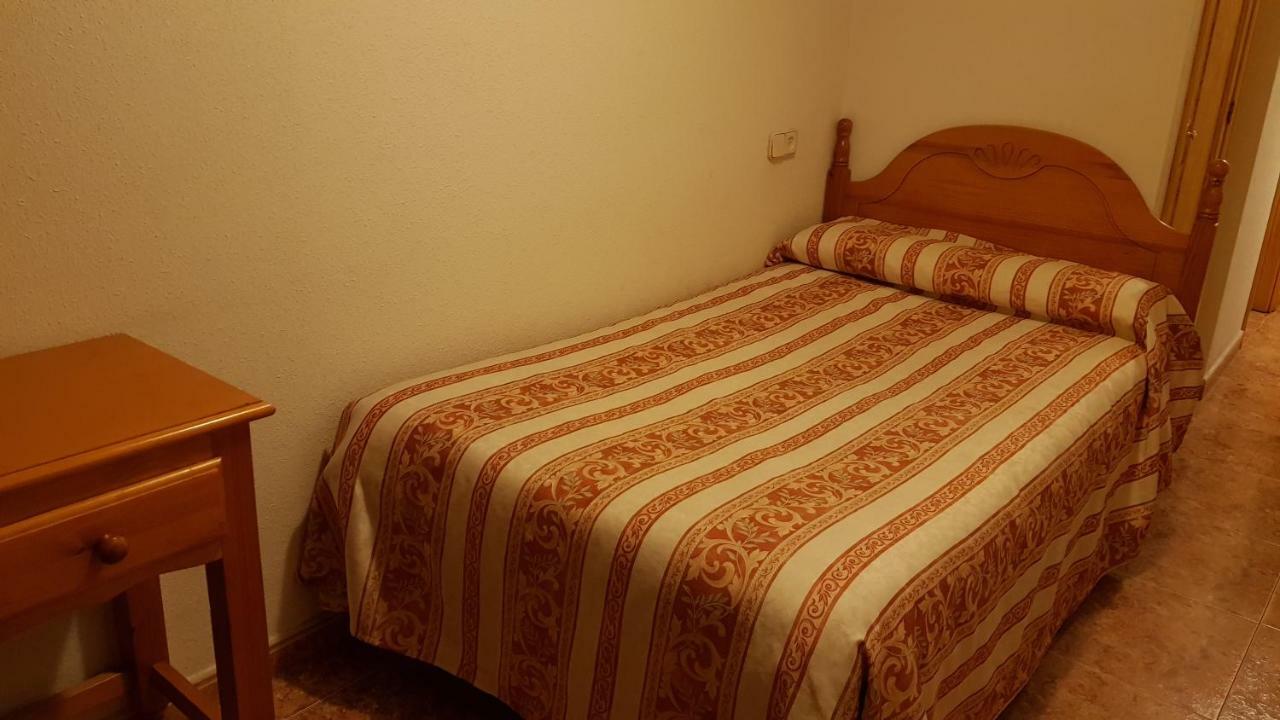 Hostal Plaza El Espinar Luaran gambar