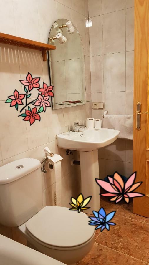Hostal Plaza El Espinar Luaran gambar