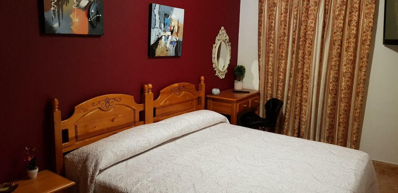 Hostal Plaza El Espinar Luaran gambar